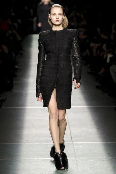 Look 13